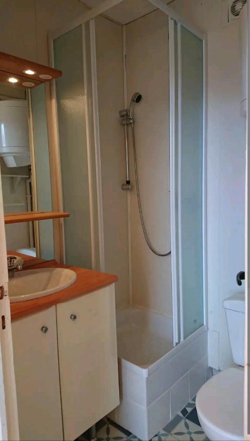Le Petit Nid Rouge Apartment *